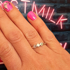 Modern Breastmilk Jewellery | Breastmilk Pearl with Birthstones | Breastmilk Jewellery UK | Breastmilk and Birthstone Ring | Boob Bling