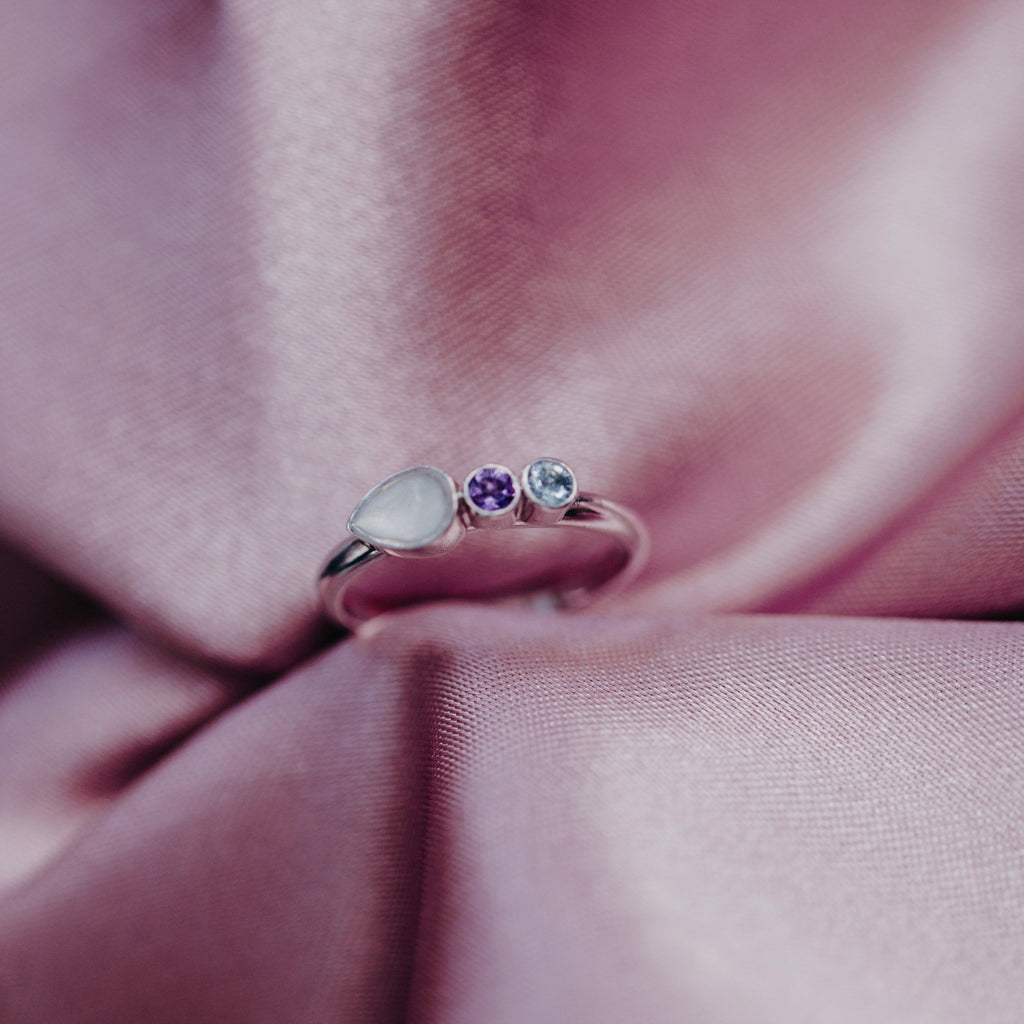 Breast Milk Jewellery | Fine Breast Milk Jewellery | Breastmilk Jewellery with Birthstones | Keepsake jewellery for mums | Boob Bling